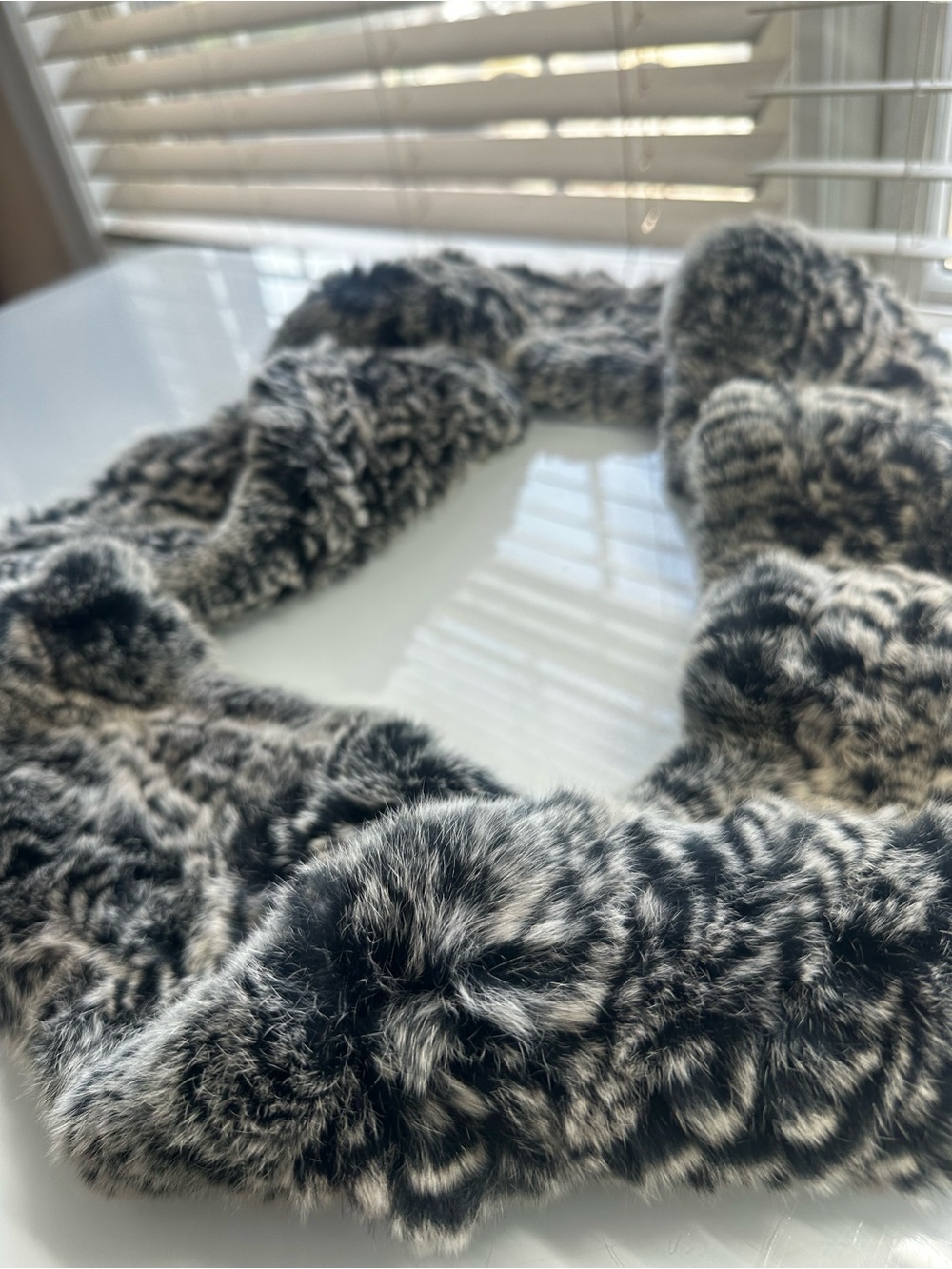 Real Rabbit Fur Infinity Scarf - New - Picture 5 of 6